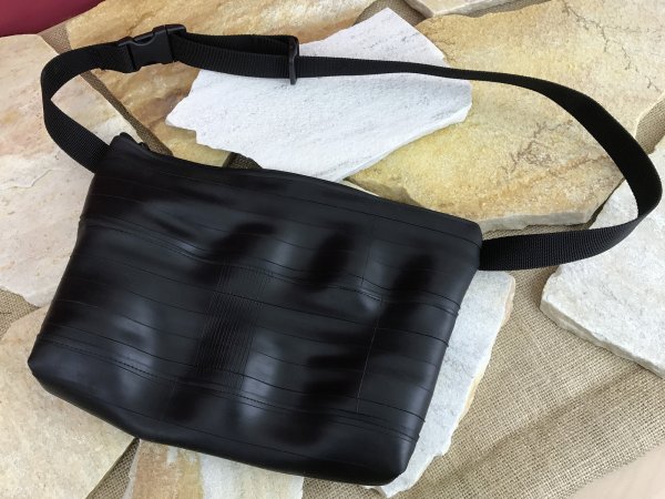 Upcycling-Tasche aus der Manufaktur MuraDou